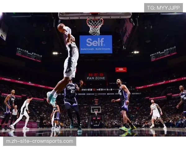 马刺第三节单节净胜12分 团队传导体系在追分阶段完全激活